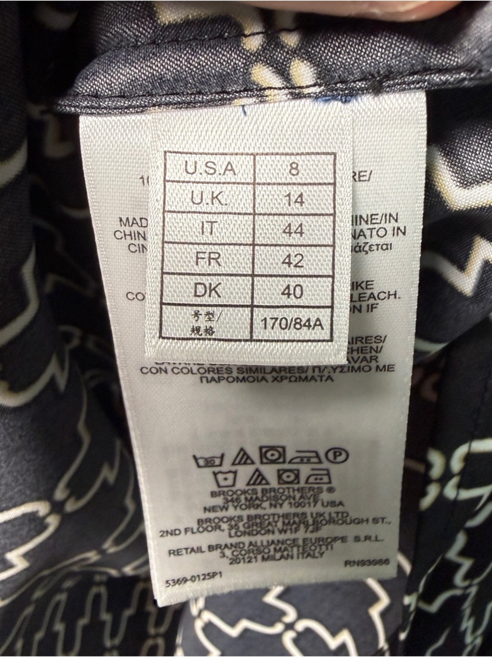 Brooks Brothers “346” Satin Geo Print Blouse Preppy | Black & White | Size 8 - Picture 6 of 7